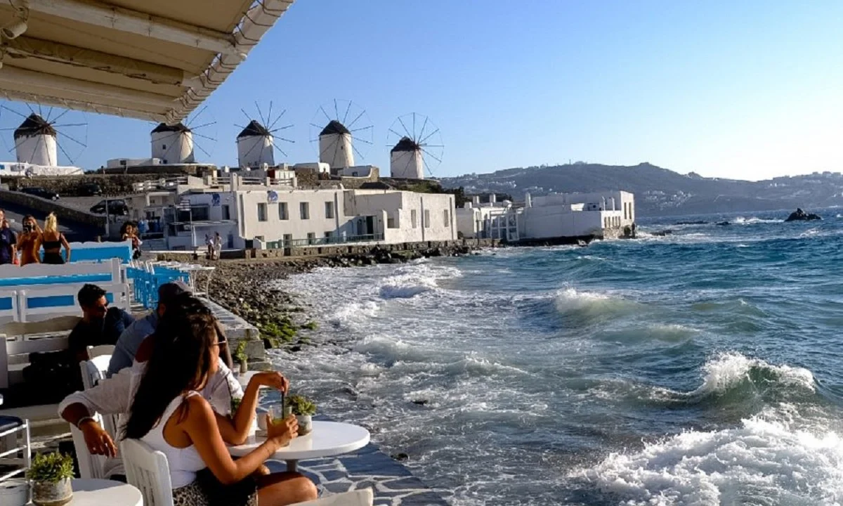 Καθηγητής Πνευμονολογίας: «Θα κολλήσουν 9 ανεμβολίαστοι και 1 εμβολιασμένος»