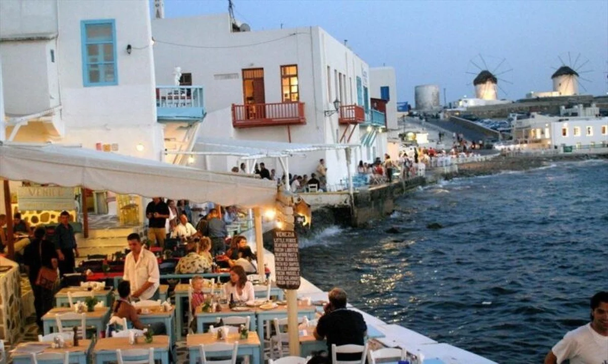 Μύκονος: Στα «κάγκελα» οι επιχειρηματίες για τα μέτρα - Κίνδυνος για lockdown σε ακόμη πέντε περιοχές