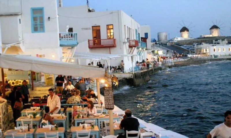 Μύκονος: Στα «κάγκελα» οι επιχειρηματίες για τα μέτρα - Κίνδυνος για lockdown σε ακόμη πέντε περιοχές