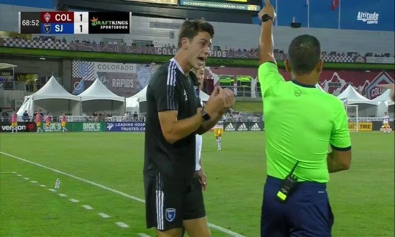 MLS: Η περίεργη αποβολή που έγινε viral! (vid)