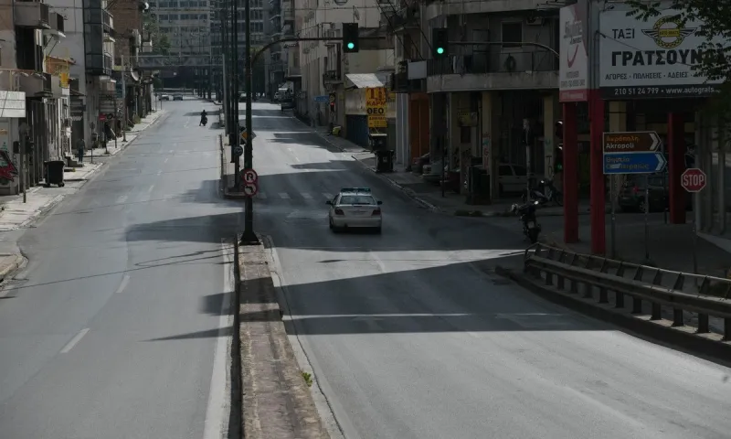 Έρχονται νέα lockdown παρά τις εξαγγελίες - Αυξάνονται οι νέοι στις ΜΕΘ