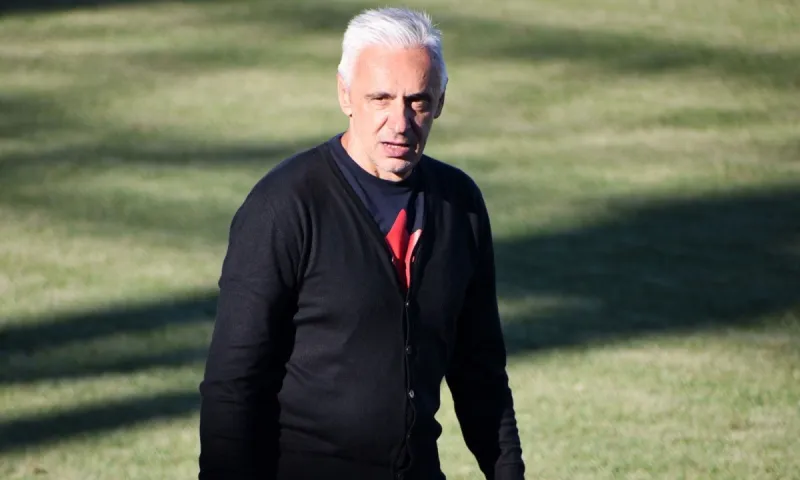 Αιγάλεω: Έμεινε ο Χαραλαμπίδης και τρεις παίκτες