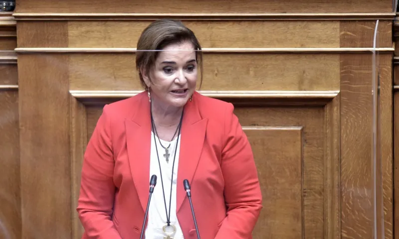 Ντόρα Μπακογιάννη: Τρολάρει και τα 7 εγγόνια της με ατακάρα!