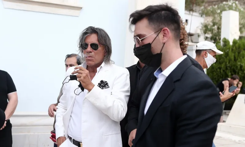 Τόλης Βοσκόπουλος: Γιατί φορούσε λευκά ο Ηλίας Ψινάκης στην κηδεία του