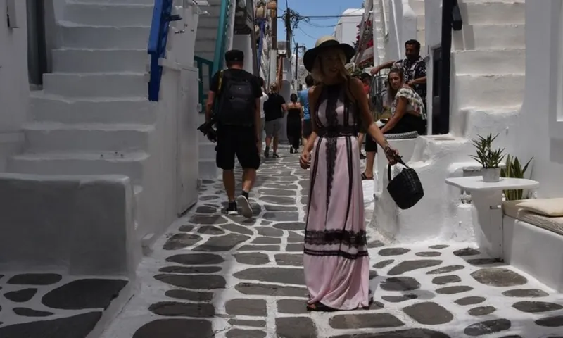 Μύκονος: Επιστροφή στην κανονικότητα, μετά το... «θαύμα» της εξαφάνισης του ιού σε τρεις μέρες
