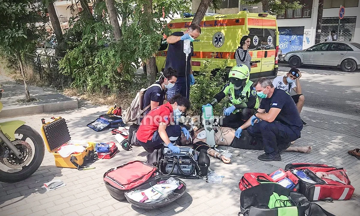 Θεσσαλονίκη: Άνδρες του ΕΚΑΒ επανάφεραν στη ζωή 36χρονο που είχε πάθει ανακοπή καρδιάς