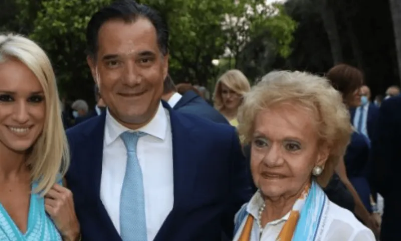 Αδωνις Γεωργιάδης: Ολοι όσοι φωτογραφήθηκαν δίπλα του στην εκδήλωση για τη δημοκρατία στο Προεδρικό Μέγαρο