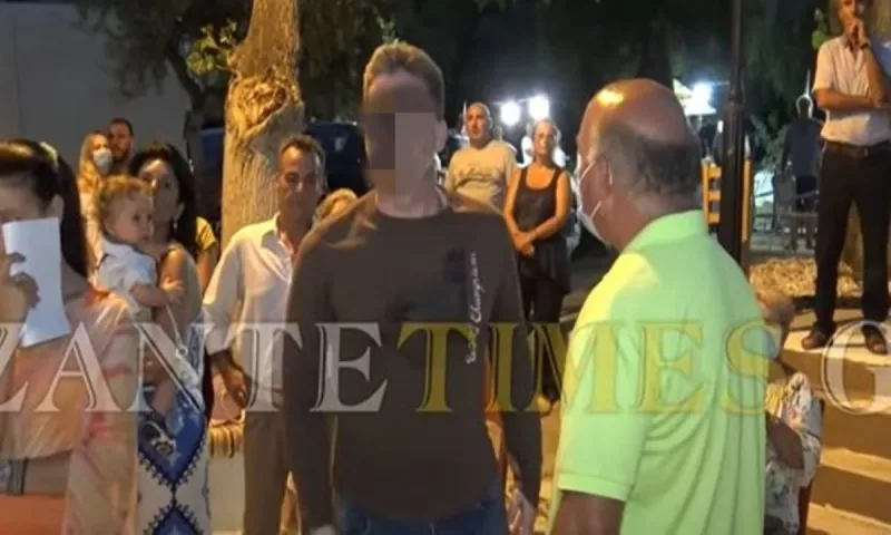 Ζάκυνθος: «Ο Χριστός θα έλεγε να εμβολιαστούμε» είπε ιερέας - Ένταση δημιουργήθηκε από πολίτη που βρισκόταν στο εκκλησίασμα