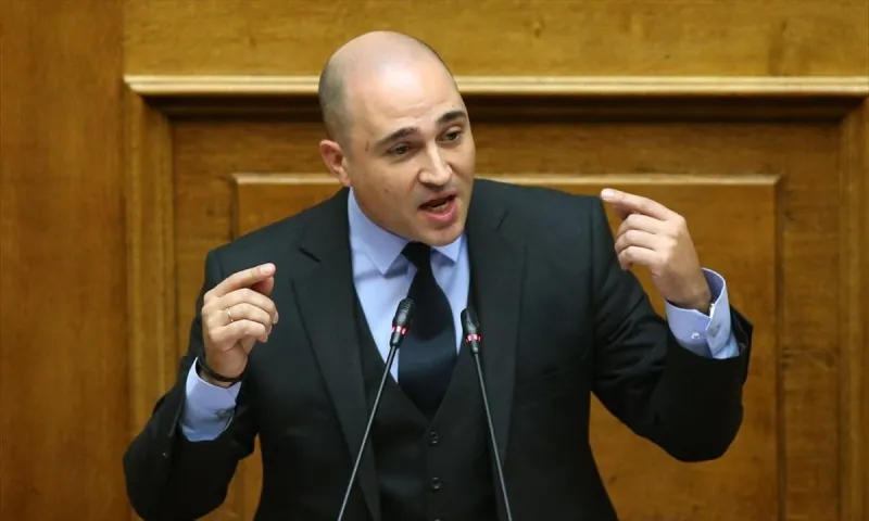 Κωνσταντίνος Μπογδάνος: Ζητά να απολυθεί και ο Λυκουρόπουλος από την ΕΡΤ, για ανάλογο ρατσιστικό σχόλιο