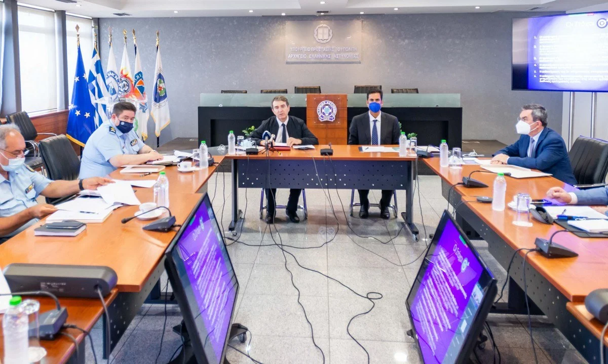 Καιρός - Καύσωνας: Ευρεία σύσκεψη στην Πολιτική Προστασία