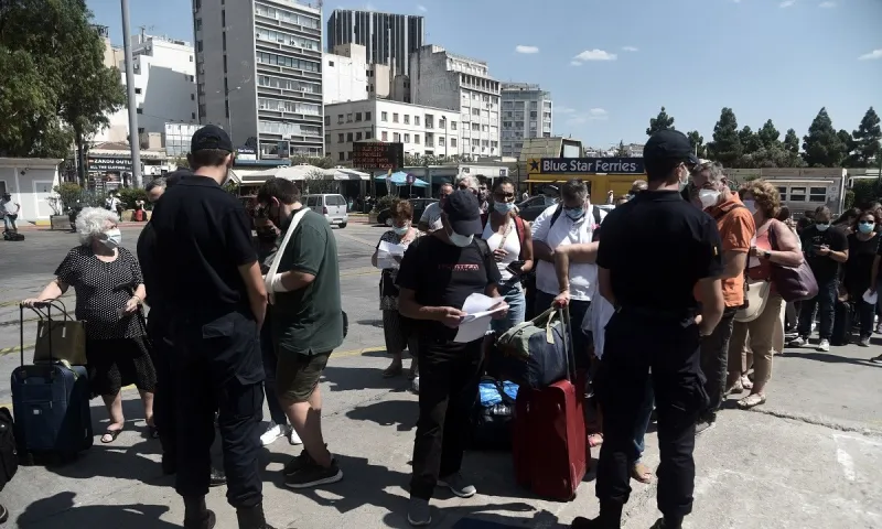 Τζανάκης: «Ανοσία 60-62% τον Αύγουστο», τι είπε για το εισπνεόμενο φάρμακο κορονοϊού