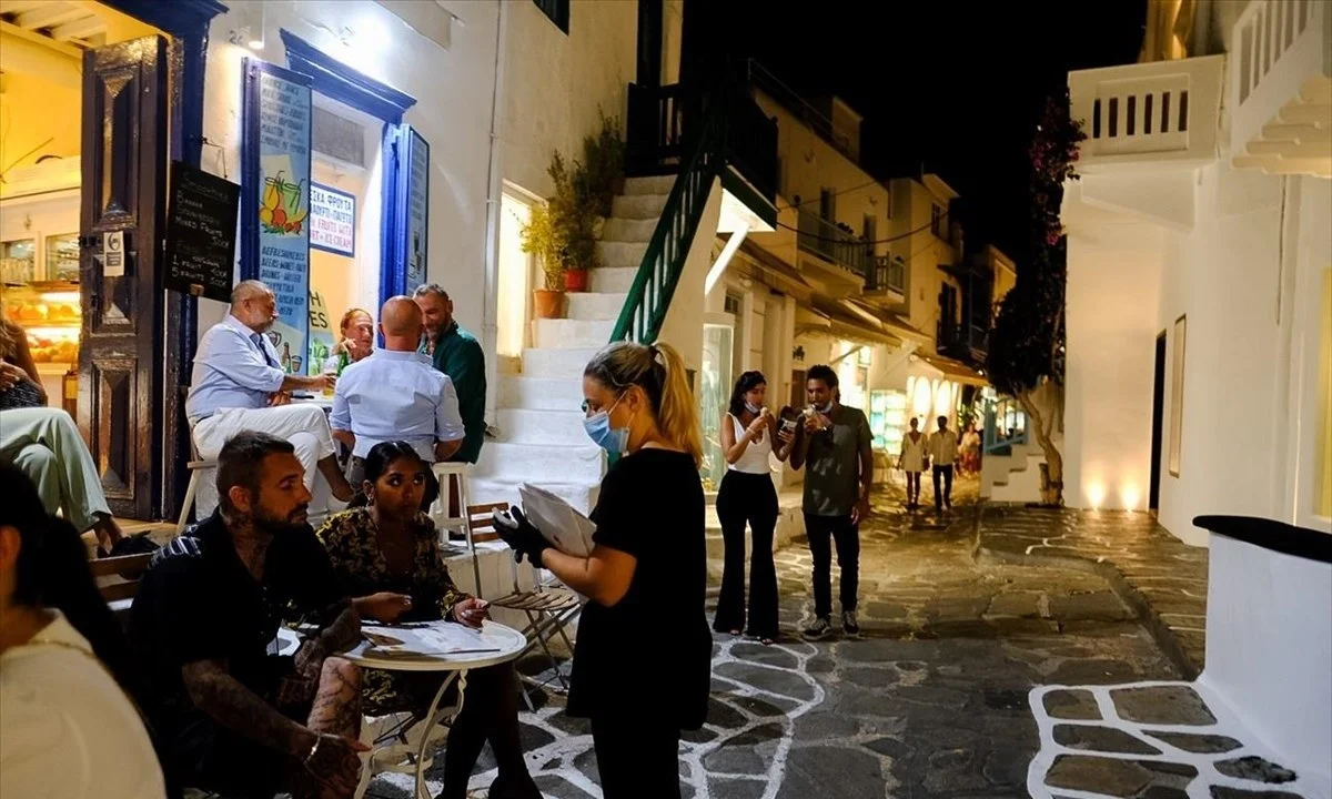 Μύκονος: Αγώνας δρόμου για να γλιτώσει το lockdown!