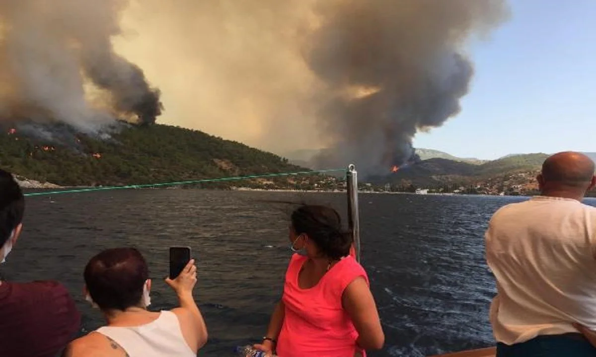 Τούρκοι: Θαυμασμός για την Ελλάδα - Έχουν 51 φωτιές και τις αντιμετωπίζουν μόνοι τους με 38 πυροσβεστικά