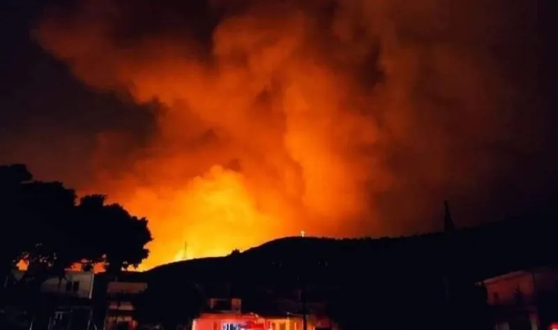 Σε πύρινο κλοιό η Ρόδος: Εκκενώθηκαν οικισμοί - Επανέρχεται το ρεύμα