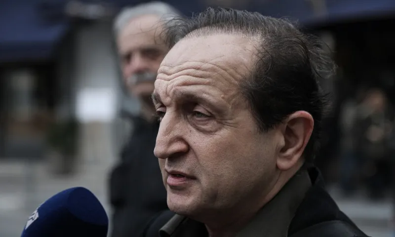 Σπύρος Μπιμπίλας: «Δεν έχει διαγραφεί από το ΣΕΗ ο Πέτρος Φιλιππίδης» (vid)