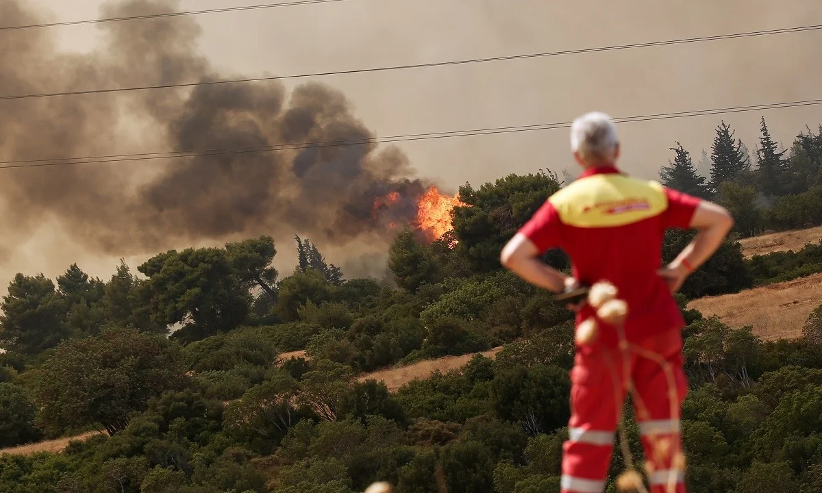 Φωτιά Βαρυμπόμπη: Έκλεισε η Αθηνών - Λαμίας στο ύψος της Λυκόβρυσης