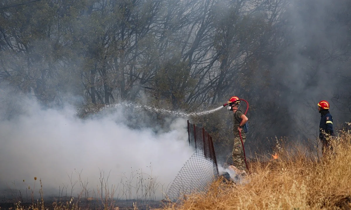 Φωτιά Βαρυμπόμπη: Κίνδυνος διακοπής ρεύματος στην Αττική! Πιθανά τα μπλακ-άουτ