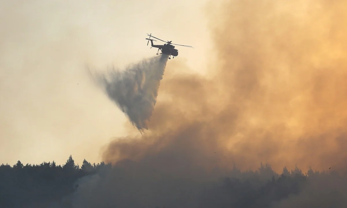 Φωτιά στη Βαρυμπόμπη: Γιατί καθηλώθηκαν τα Canadair!