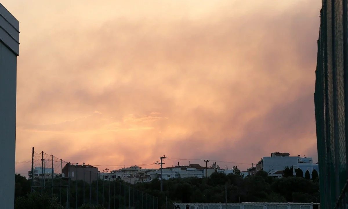 Φωτιά – προσοχή: Πώς να προστατευθείτε από τον καπνό - Τι λέει ο ΕΟΔΥ!