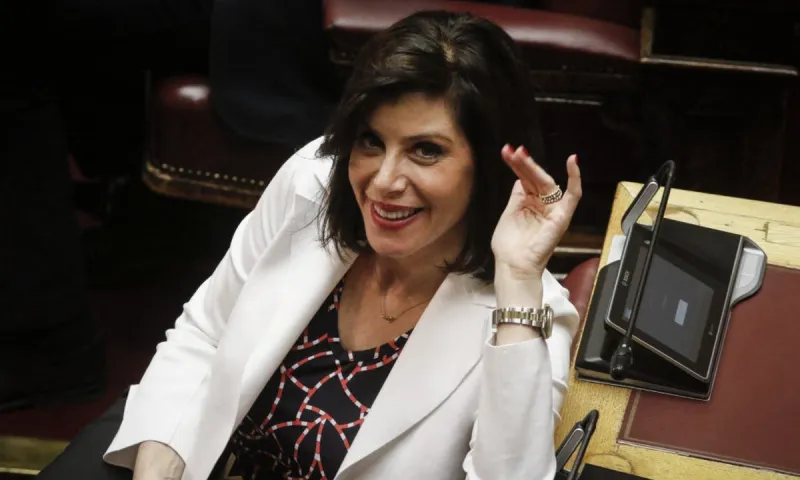Η Ευρωβουλευτής της ΝΔ  Άννα Μισέλ Ασημακοπούλου, έστειλε συγχαρητήρια σε λάθος Μανόλο!