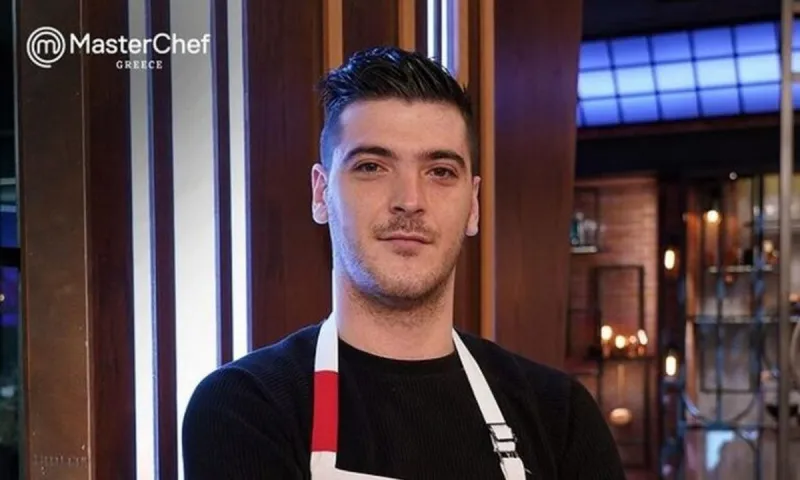 Ο Διονύσης Σαρακίνης του MasterChef ανέβασε το καλύτερο σύνθημα για τις φωτιές