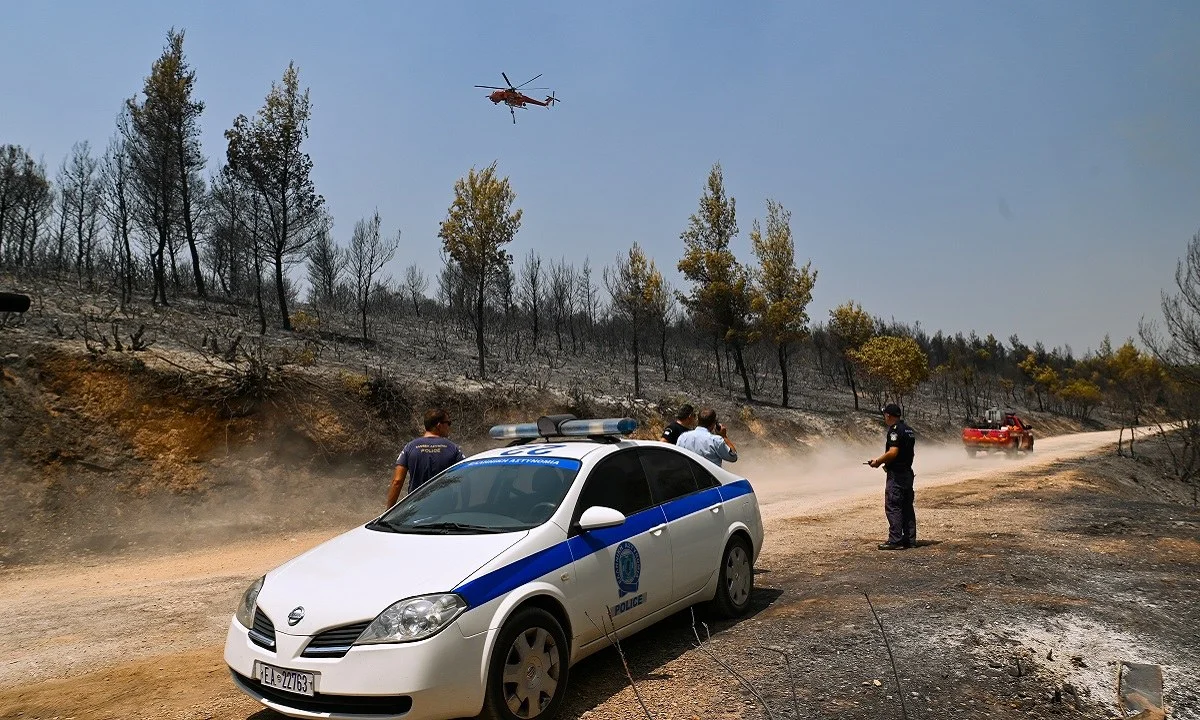 Φωτιά - Αττική: Εντολή εκκένωσης για Καπανδρίτι, Πολυδένδρι - Κατευθυνθείτε προς Βαρνάβα, Νέα Μάκρη