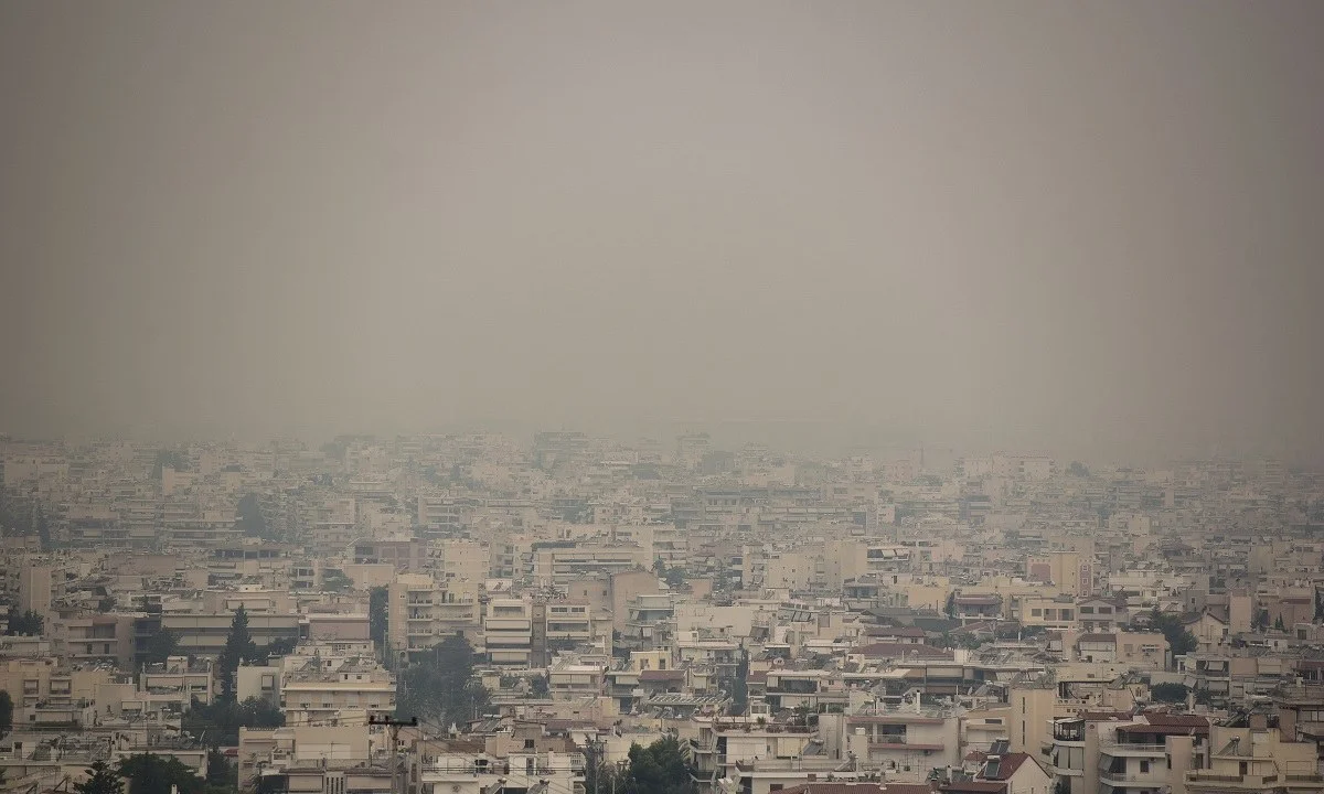 Φωτιά στην Αττική: 9 τραυματίες - Που υπάρχει εκτροπή της κυκλοφορίας - Αποπνικτική η ατμόσφαιρα