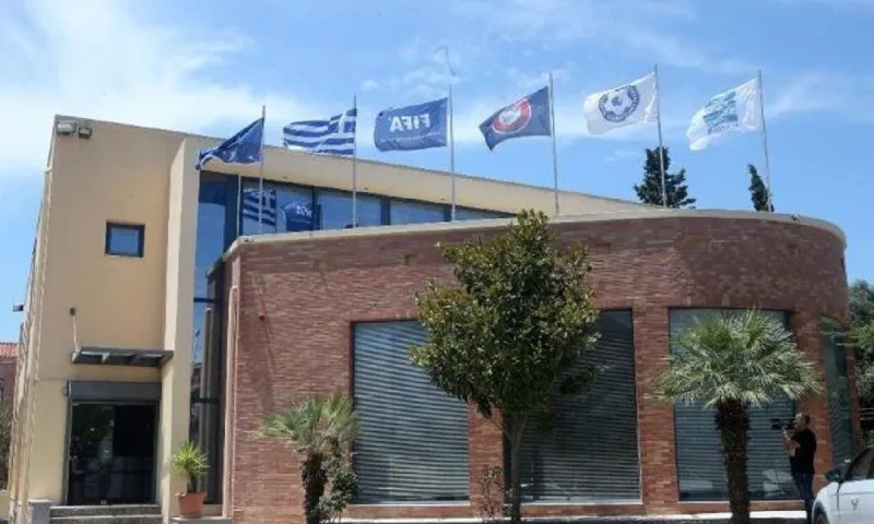 Super League 1: Στο πλευρό των πυρόπληκτων η διοργανώτρια