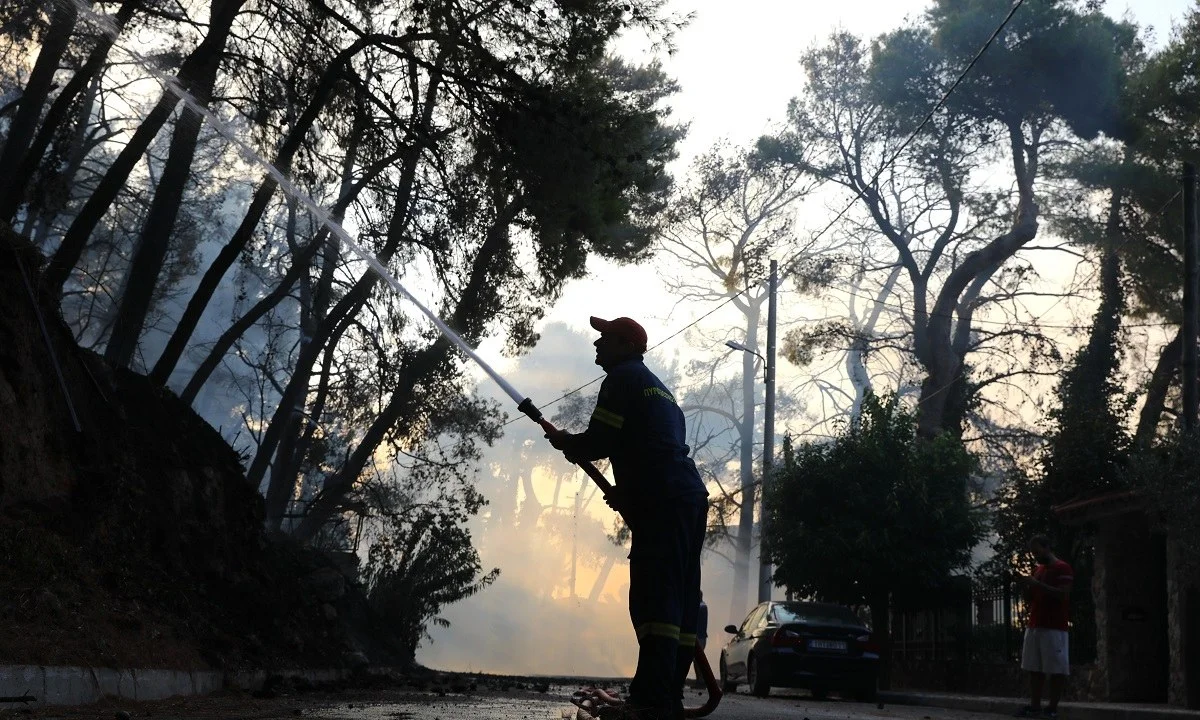 Φωτιές: Αυτοί οι δρόμοι είναι κλειστοί (συνεχής ενημέρωση)