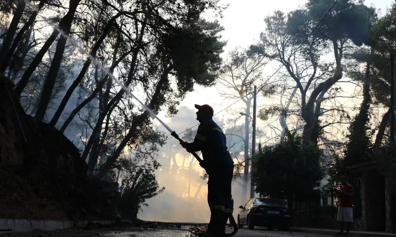 Φωτιές: Αυτοί οι δρόμοι είναι κλειστοί (συνεχής ενημέρωση)
