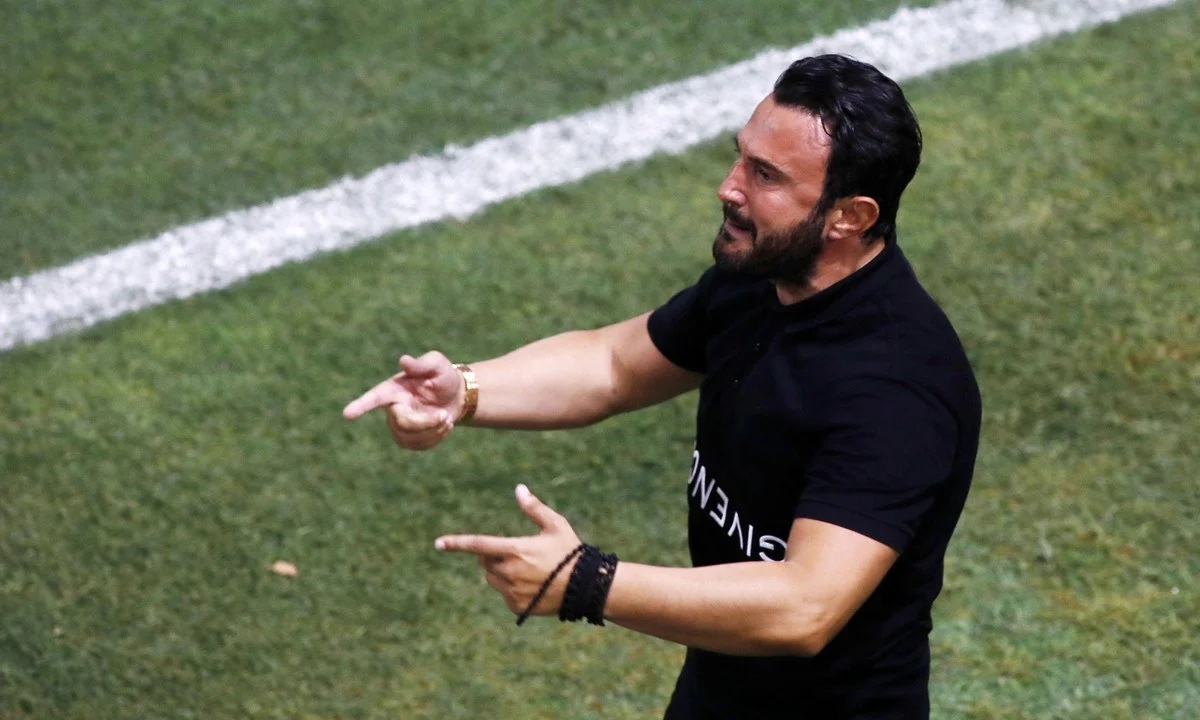 Άρης: Έξαλλος ο Καρυπίδης με Μήτρογλου!