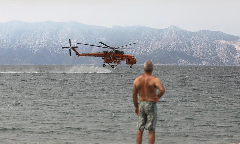 Φωτιά Εύβοια: Έφτασε ξανά στο Πευκί (vids)