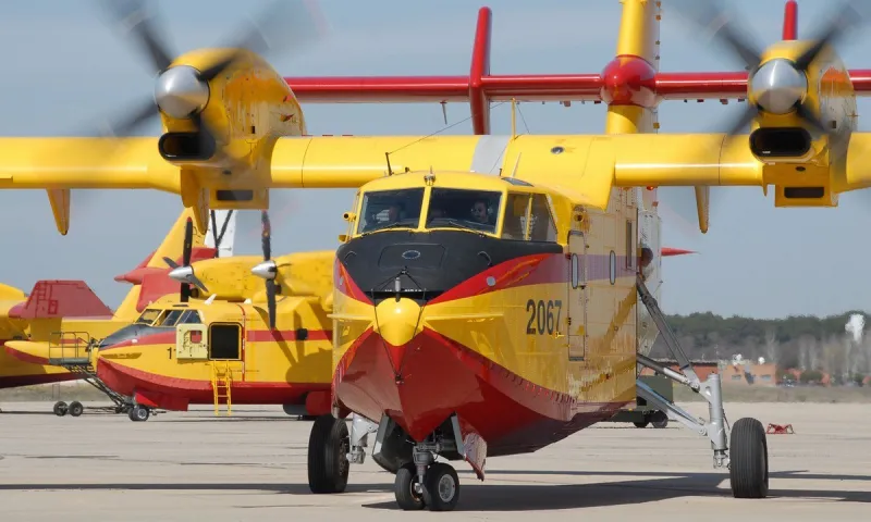 Φωτιές: Ποια είναι τα Canadair CL-515 που θα έσωζαν την Ελλάδα - Ρίχνουν νερό και το βράδυ