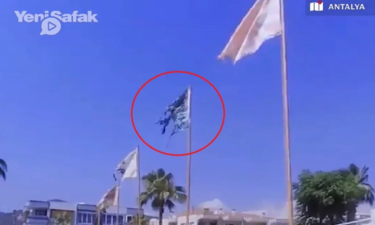 Τουρκία: Συνέλαβαν τους Αφγανούς που ανέβασαν σημαία του Αφγανιστάν - Πιο δίπλα κυμάτιζε ξεσκιμένη ελληνική σημαία