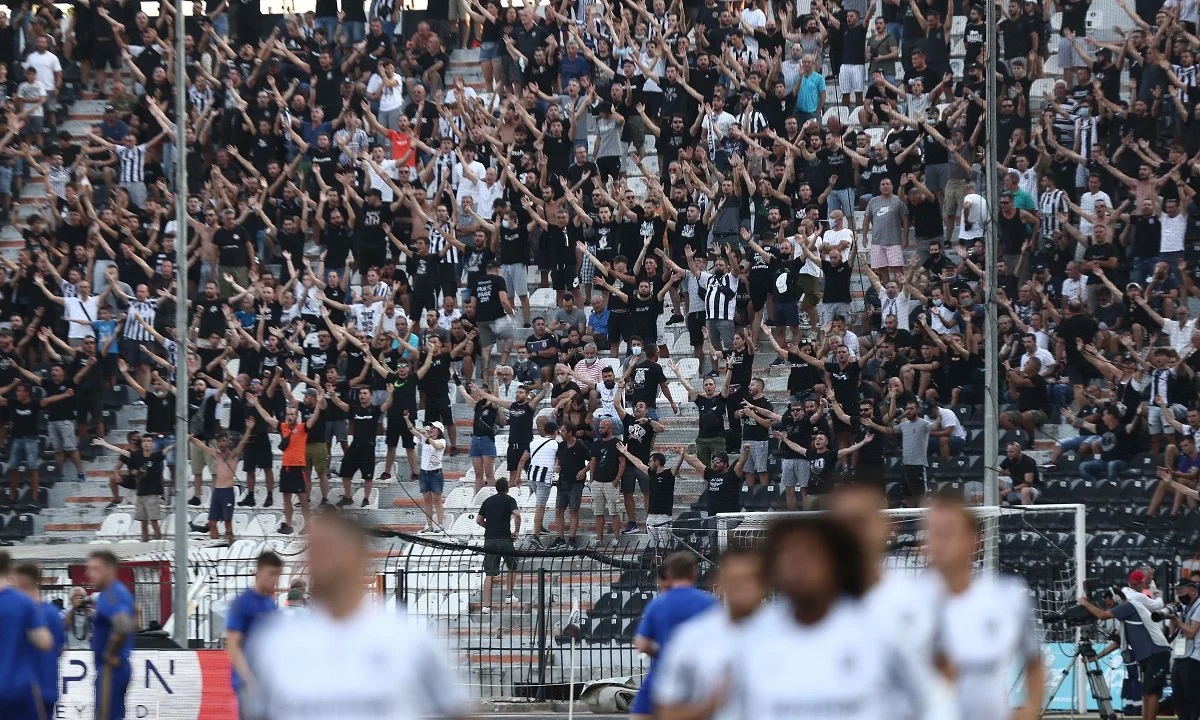 ΠΑΟΚ - Μποέμιαν: Αντικυβερνητικά συνθήματα στην Τούμπα και γνωστό σύνθημα κατά Μητσοτάκη