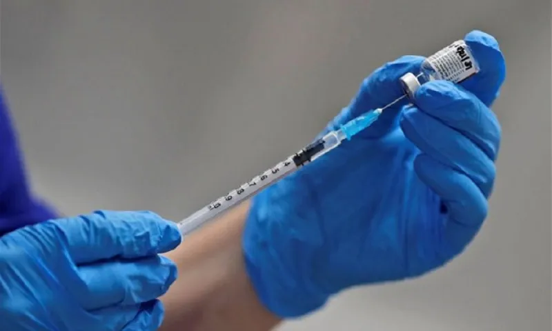 Εμβόλια / Pfizer και Moderna: Χρυσάφι η τρίτη δόση