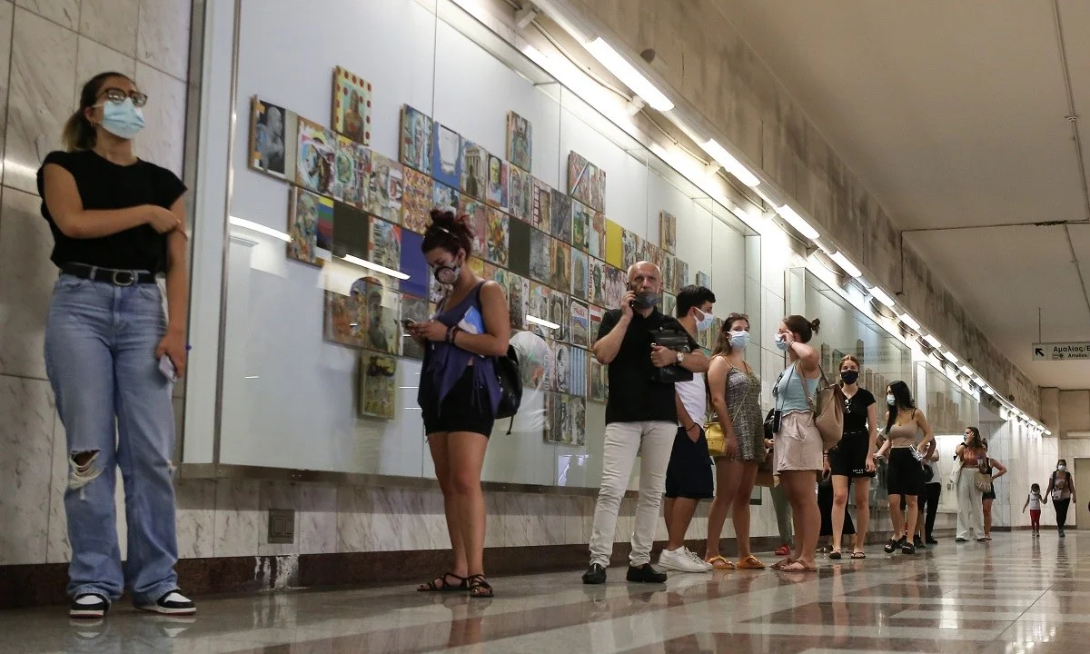 Κορονοϊός: «Βράζει» η Αττική από κρούσματα