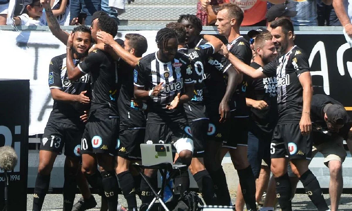 Ligue 1: Η Ανζέ διέλυσε τη Λιόν και έκανε το δύο στα δύο