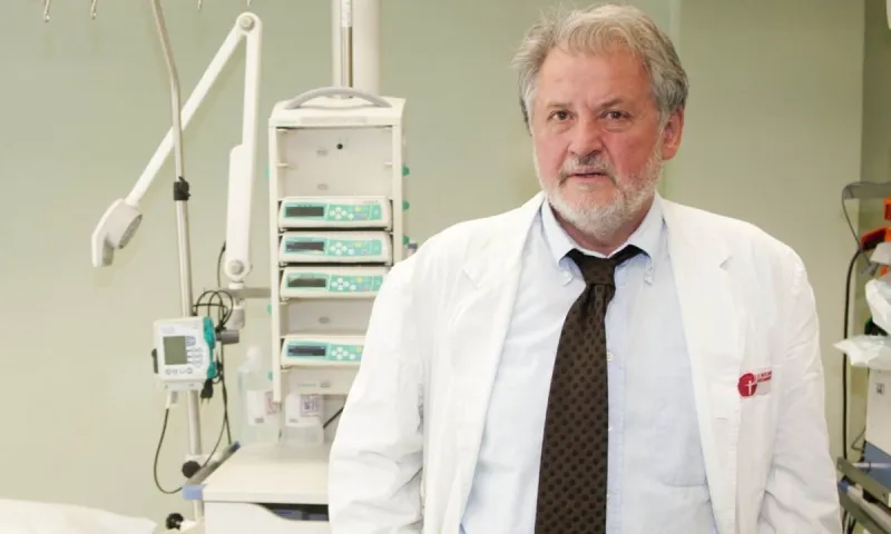 Νίκος Καπραβέλος: Αδιανόητες δηλώσεις - «Άμυαλοι και χωρίς παιδεία όσοι δεν εμβολιάζονται»!