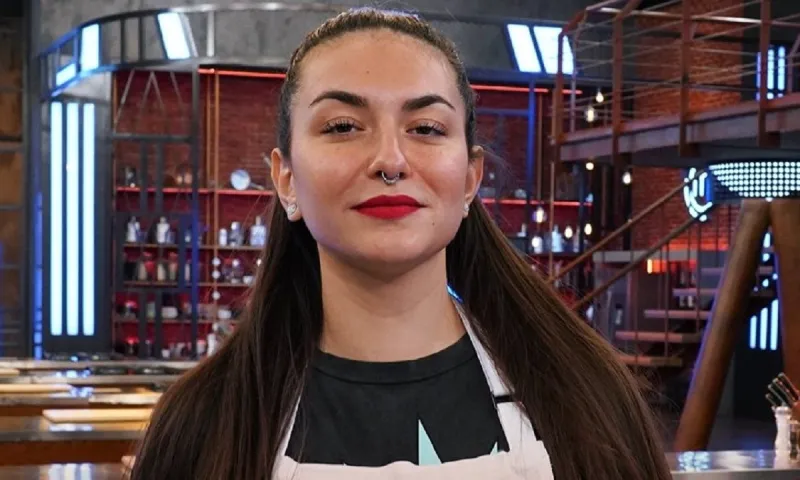 MasterChef Μαρία Λαζαρίδου: Χωρίς ίχνος φίλτρου και make up σε φωτογραφία στην θάλασσα