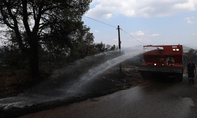Φωτιά Βίλια: Σε ύφεση η πυρκαγιά, δεν κινδυνεύουν οικισμοί - Φόβος για το Νότιο «μέτωπο»