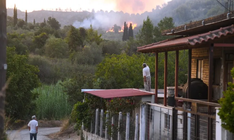 Φωτιά στην Αρχαία Ολυμπία: Νέα μπαράζ πυρκαγιών - Διπλό το μέτωπο της φωτιάς