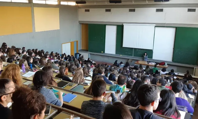 Ανεμβολίαστοι φοιτητές: Πρακτικά αδύνατο να ελεγχθούν στα Πανεπιστήμια – Σκέψη να μην είναι δωρεάν τα rapid tests!