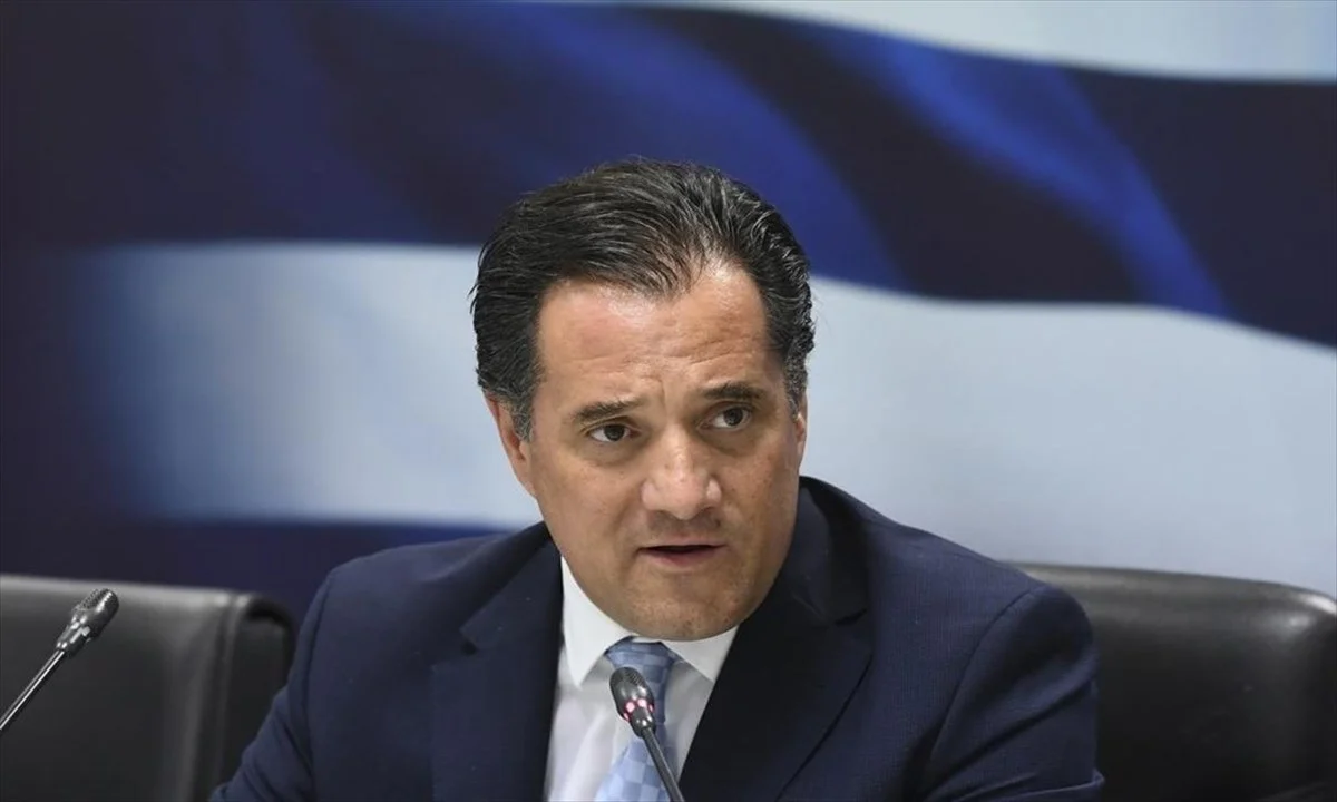 Ο Άδωνις Γεωργιάδης προκαλεί και σοκάρει με εξωφρενικές δηλώσεις: «Οι ανεμβολίαστοι δεν θα μπορούν να πάνε πουθενά»!