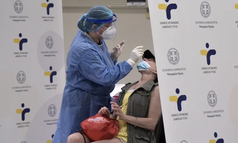 Στα 10 ευρώ τα τεστ για τους ανεμβολίαστους πολίτες - Πολίτες δύο κατηγοριών - Έρχεται απαρτχάιντ
