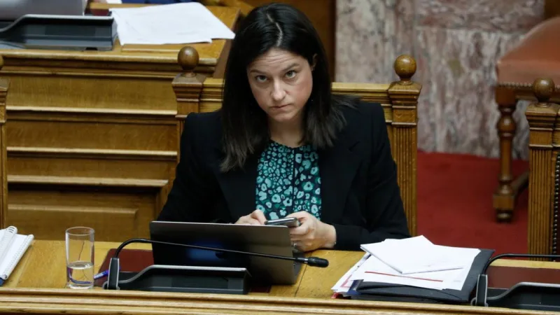 Εμβολιασμός: Εξαναγκασμός και στην εκπαίδευση - Εμβολιαστικά κέντρα στα Πανεπιστήμια ανακοίνωσε η Νίκη Κεραμέως!