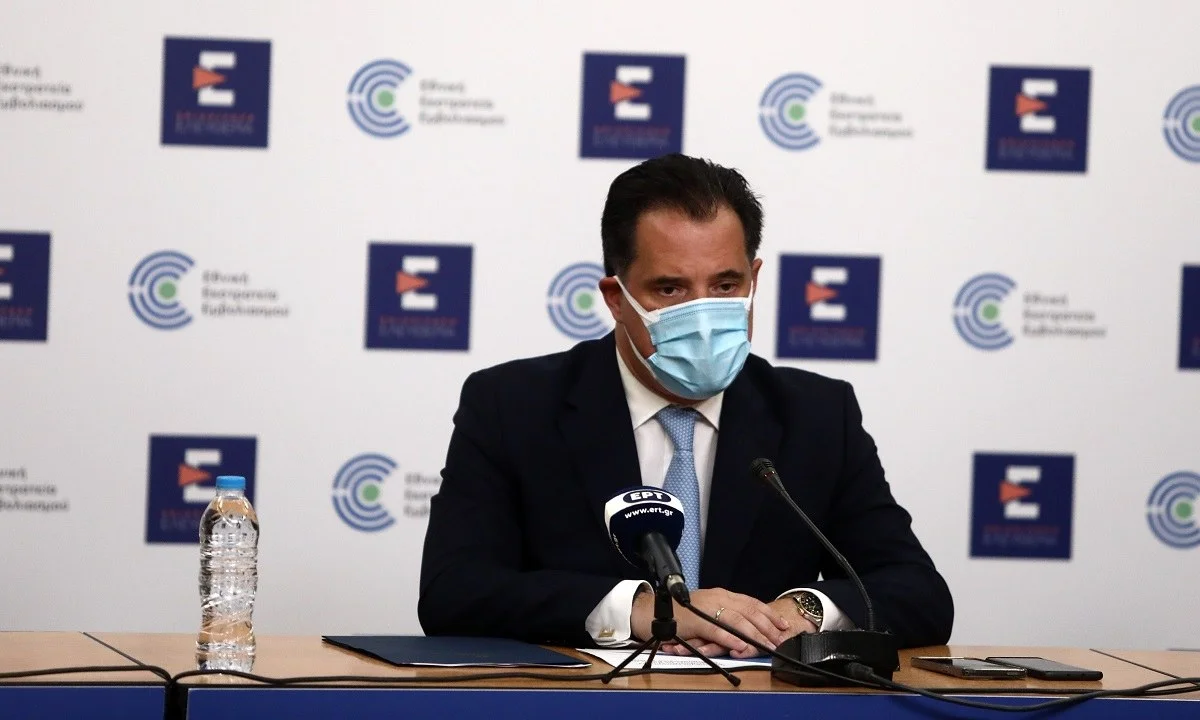 Koρονοϊός εμβόλια: Έρχονται απολύσεις ανεμβολίαστων - Απειλεί ο Άδωνις Γεωργιάδης
