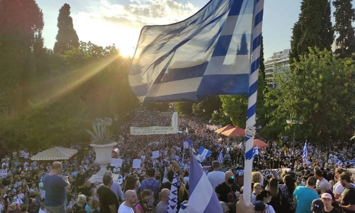 Με μεγάλη συμμετοχή συγκεντρώσεις διαμαρτυρίας κατά της υποχρεωτικότητας του εμβολιασμού
