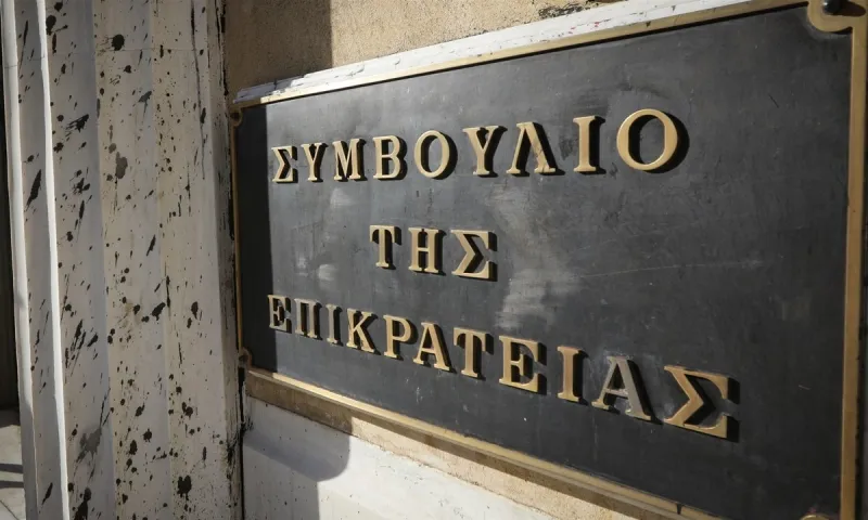 Το ΣτΕ άναψε «πράσινο φως» στον εξαναγκασμό: «Όχι» σε «πάγωμα» των υποχρεωτικών εμβολιασμών σε υγειονομικούς