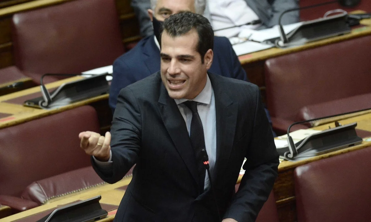 Ο Πλεύρης απειλεί τους υγειονομικούς: «Ο νόμος για τους ανεμβολίαστους θα εφαρμοστεί»